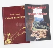 Wass Albert: Csoda történt. Pomáz, 2006, Kráter. Kiadói papírkötés. + Wass Albert: Valaki tévedett. Marosvásárhely-Bp.,2011, Mentor - Duna International. Kiadói aranyozott műbőr-kötés.