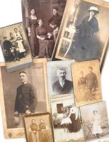 cca 1900-1930 Vegyes fotó tétel, közte keményhátú fotók, fotók, és fotólapok, 24 db, köztük katonai ...