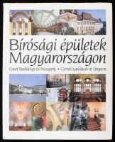 Kállay István - Pusztai László - Stipta István: Bírósági épületek Magyarországon. Bp., 1993, HG &amp; Társa. Bernáth Alex fotóival illusztrált. Dr. Balsai István előszavával. Kiadói egészvászon-kötés, kiadói papír papír védőborítóban, jó állapotban.