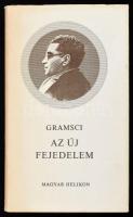 Antonio Gramsci: Az új fejedelem. Jegyzetek Machiavellihez. Ford.: Betlen János. Az utószót és a magyarázó jegyzetek Betlen János írta. Bp., 1977, Magyar Helikon. Kiadói egészvászon-kötés, kiadói papír védőborítóban.