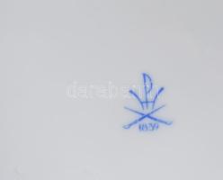 Herendi 5 darab tárgy + alj, közte sérült