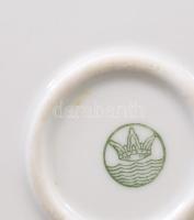 cca 1931-1945 Kahla étkészlet 18 darabja, jelzett, kopással