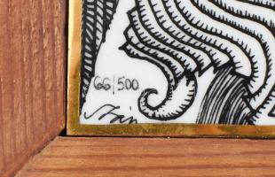 Hollóházi Szász Endre porcelánkép, sorszámozott 216/500, minimális kopással. 9x11,5 cm, fa keretben