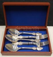 15 darabos orosz evőeszközkészlet eredeti fa dobozában, mangán-nikkel-króm anyaga vastagon ezüstözve, használatlan állapotban