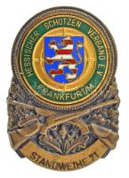 NSZK 1971. "Hesseni Lövészeti Egyesület - Frankfurt" zománcozott bronz díjjelvény "Standweihe 71" gravírozással (52x35mm) T:AU GFR 1971. "Hessischer Schützen Verband EV - Frankfurt/M" enameled bronze award badge with "Standweihe 71" engrave (52x35mm) C:AU