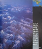 Momentaufnahme. Zeichen des Lebens - Unsere Erde aus der Luft. Hamburg - München,én., UNICEF-Globus....