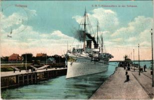 1910 Holtenau, S.M. Yacht "Hohenzollern" in der Schleuse (EK)