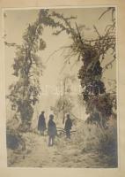 cca 1930 Vadászat télen. Eredeti vintage fotó, üvegezett keretben 13x18 cm