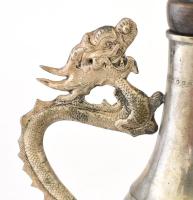 Kínai ezüstözött kanna, sárkány fogóval, benne egy vaddisznó alakos dugóval, m: 21,5 cm