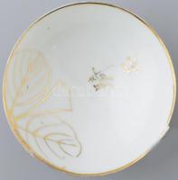 Japán porcelán katonai szakés csésze. cca 1940-1944, Lovasság, császárfalevél díszítéssel, pattogzással, d: 11,5 cm