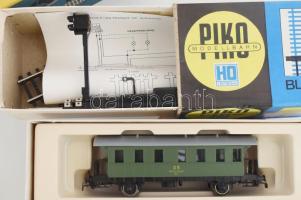 10 doboz Piko modell vasúti kocsi és modellvasút kiegészítő, eredeti dobozában, jó darabokkal