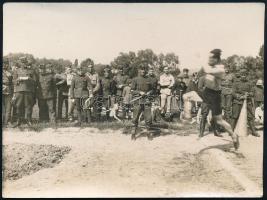 cca 1925 Távolugró ugrás közben egy katonai sporteseményen főleg katona nézőkkel, fotó szép állapotban, 8×11 cm