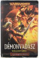 William King: Démonvadász. Warhammer Felix és Gortek regény. Ford.: Szente Mihály. [Szeged], 2007., Szukits. Kiadói papírkötés, kopott borítóval.