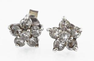 Ezüst(Ag) köves, virágos fülbevalópár, jelzett, 0,9×1,3 cm, bruttó: 2,2 g