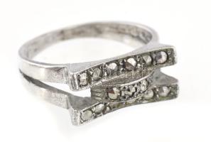 Ezüst(Ag) sokköves gyűrű, jelzett, méret: 55, bruttó: 3,8 g