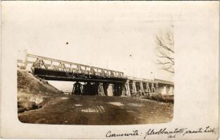 1916-1918 Czernowitz, Cernauti, Csernyivci (Bukovina, Bukowina); Felrobbantott vasúti híd / WWI K.u.K. military, ruins of a blown-up railway bridge. photo (worn corners)