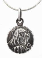 Ezüst(Ag) kígyó nyaklánc Mária medállal, jelzett, h: 40 cm, d: 1,3 cm, nettó: 3,4 g