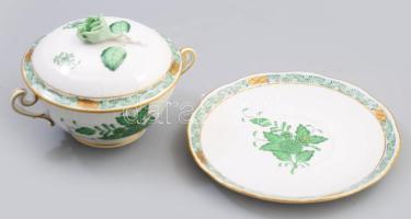 Herendi Apponyi zöld mintás fedeles leveses csésze rózsa fogóval, alátéttel. Jelzett, fogón kis sérüléssel, d: 16 cm, m: 10 cm