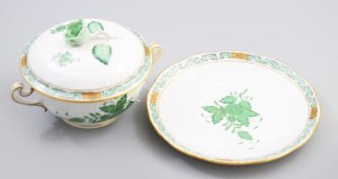 Herendi Apponyi zöld mintás fedeles leveses csésze rózsa fogóval, alátéttel. Jelzett, fogón kis sérüléssel, d: 16 cm, m: 10 cm