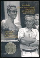 Bóna Endre: Szent-Györgyi Albert emlékezete képzőművészeti alkotásokban. (Dedikált!) Szeged, 2009, Móra Ferenc Múzeum. Második, bővített kiadás. Magyar és angol nyelven. Kiadói kartonált papírkötés. A szerző, Bóna Endre által Keszthelyi-Szabó Gábor (1953- ) gépészmérnök, a Szegedi Tudományegyetem rektora (2003-2010) részére dedikált példány.