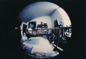 Hervé, Rodolf (1957-2000): Victor Vasarely a műtermében. Fotó, hátoldalán pecséttel jelzett. 16x24 cm. / Hervé, Rodolf (1957-2000): Victor Vasarely in his studio. Photo, signed with stamp on the reverse. 16x24 cm