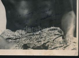 Edric Connor (1913-1968) trinidadi származású énekes, színész, rendező autográf dedikációja őt ábráz...