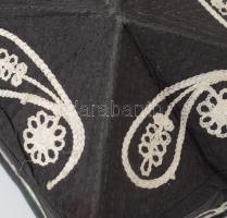 Tübetejka. Kézzel hímzett, Kazahsztán / Kirgizisztán, cca 1950, jó állapotban