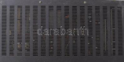 Marantz 2218 receiver ca 1977. Jól működik, de egy bemenete kissé kontaktos, kereső izzója kiégett