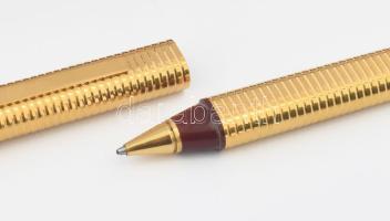 Cartier eredeti golyóstoll, hibátlan, új állapotban, díszdobozban, jelzett, aranyozott. h: 14 cm
