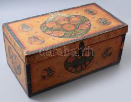 Kőbányai Polgári Serfőző és Szent István Tápszerművek által gyártott Szent István Tejkaramellák díszdoboza, fa, kopással, kis sérüléssel, 39x21x18 cm