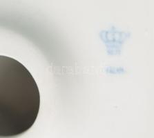 Lippelsdorf vágtató lovak figura, jelzett, kopással, 18x15 cm