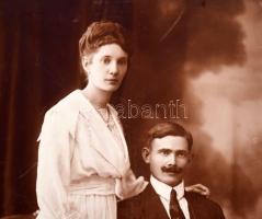 Vegyes portrék, 8 db (többségében keményhátú) fotó, változó állapotban, 9x6 cm és 21,5x13 cm között