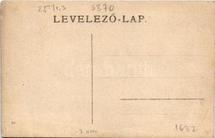 Kártyázók a szabadban / Card players outdoors. photo (kopott sarkak / worn corners)