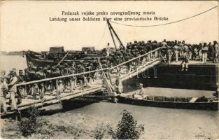 Prelazak vojske preko novogradjenog mosta / Landung unserer Soldaten über eine provisorische Brücke / WWI Austro-Hungarian K.u.K. military, soldiers crossing a makeshift bridge (EK)