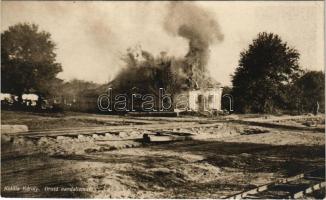 Orosz vandalizmus. Kotilla Károly felvétele. Hadifénykép Kiállítás, Hadsegélyező Hivatal Kiadványa / WWI Austro-Hungarian K.u.K. military, traces of Russian vandalism, ruins