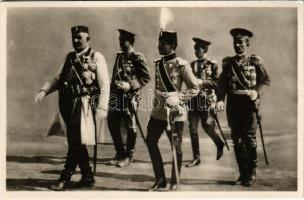 S.M. le roi Nicolas avec S.A. prince héréditaire Alexandre de Serbie et ses fils / King Nicholas of Montenegro and Prince Alexander of Serbia with his sons in uniform (EK)