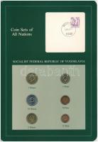 Jugoszlávia 1982-1983. 25p - 10D (6xklf), "Coin Sets of All Nations" forgalmi szett felbélyegzett bélyeggel kartonlapon T:UNC, patina, a fólia több helyen hiányos Yugoslavia 1982-1983. 25 Para - 10 Dinara (6xdiff) "Coin Sets of All Nations" coin set on cardboard with stamped stamp C:UNC, patina, foil incomplete in several places