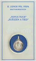 1991. "II. János Pál pápa Magyarországon" kétoldalas Ag emlékérem füllel, előlapján 2db rubinnal díszítve, tanúsítvánnyal, eredeti díszkiadásban (0,999/~29mm) T:AU patina