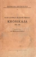 Payr György és Payr Mihály Krónikája 1584-1700. Jegyzetekkel ellátta: Heimler Károly. Sopron, 1942. Soproni Városszépítő Egyesület (Röttig-Romwalter Nyomda Rt.) V + [2]-99 + [1] p. Egyetlen kiadás. Német nyelvű kötetünk Payr György (1588-1651) és Payr Mihály (sz. 1620) soproni polgárok kéziratos Krónikáját adja közre eredeti nyelven. A Krónika bő száz év soproni történetét adja közre, ahogyan az az őstermeléssel és szőlészettel foglalkozó, írástudó szerzők szemszögéből látszik. A becses krónikából a gazdákat kiváltképpen foglalkoztató időjárási viszonyokon, gazdasági ügyeken és népéletet illető részleteken kívül a város nagypolitikában betöltött szerepe is felsejlik, hiszen Bocskai hadai éppúgy megjárták a vidéket, ahogyan a kuruc időkben is fontos szerepet töltött be a város. A bevezetőben a szöveg-hagyományozódás filológiai részletei. (Soproni krónikák. II. kötet.) Fűzve, sérült, enyhén foltos kiadói borítóban. Jó példány.