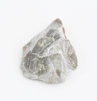 Nagy Sándor (1923-2017): Nőalak. Faragott és vésett kő, jelzés nélkül, m: 5 cm