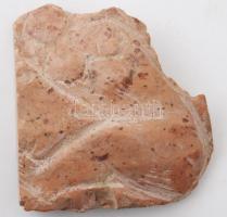 Nagy Sándor (1923-2017): Ülő női akt. Faragott és vésett kő, jelzés nélkül, m: 10,5 cm