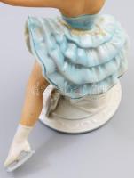 Fasold &amp; Stauch jégtáncos, jelzett, ragasztott, sérült, m: 20,5 cm