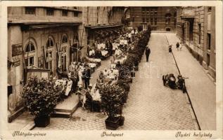 1928 Budapest V. Mátyás pince (tulajdonos Baldauf Mátyás), nyári helyiség, vendégek és pincérek, oldalkocsis motorkerékpár. Eskü tér 6. (EK)