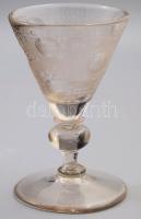 Talpas serleg. cca 17. sz. utolsó harmada, Porumbák, kuppán pontsoros díszítéssel közrefogott virágmintával. Jelzés nélkül, hibátlan, m: 15 cm /// Footed goblet. Approximately the last third of the 17th century, Porumbák, with a floral pattern framed by a dotted decoration on the bowl. Without markings, flawless, height: 15 cm."