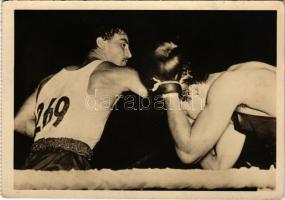 Papp László (Papp Laci) olimpiai bajnok ökölvívó a Helsinki olimpián. Képzőművészeti Alap Kiadóvállalat / László Papp Olympic Champion boxer at the Olympic Games in Helsinki 1952 (fl)