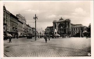 Budapest VII. Keleti pályaudvar, vasútállomás, Baross szobor, villamos, üzletek