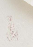 7 darab monogramos nemesi textil szalvéta és terítő, folttal