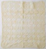 Horgolt terítő, cca 70x70 cm