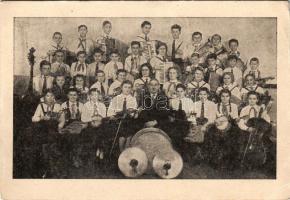 A Hévízi FMSZ Alsópáhoki KISZ-Úttörő zenekara / Hungarian Pioneer Movement music band (EK)