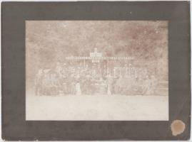 1912 Szeged, első méhészeti tanfolyam hallgatóinak csoportképe, nagyméretű, kartonra kasírozott fotó a Brenner testvérek műterméből, kissé viseltes állapotban, 24,5x17 cm (karton: 32,5x24 cm)